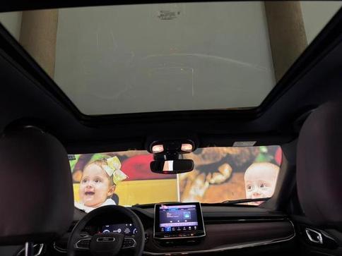 JEEP COMMANDER OVERLAND HURRICANE