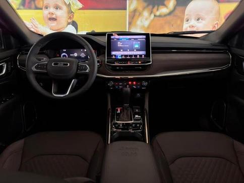 JEEP COMMANDER OVERLAND HURRICANE