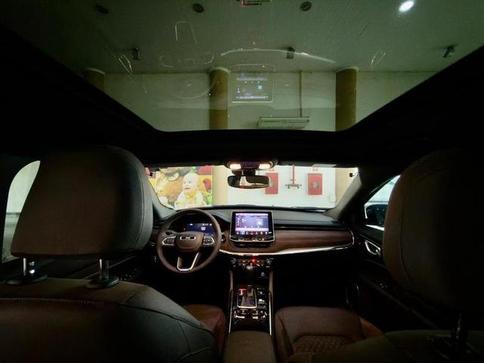 JEEP COMMANDER OVERLAND HURRICANE