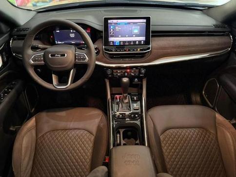 JEEP COMMANDER OVERLAND HURRICANE