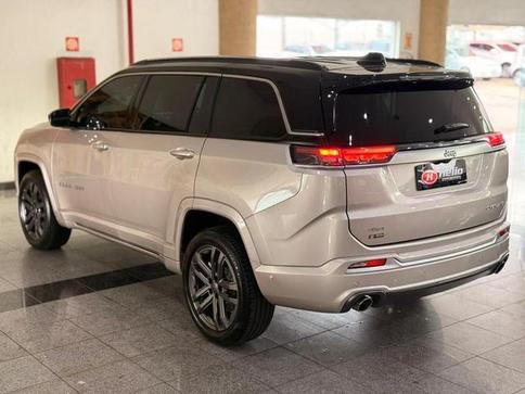JEEP COMMANDER OVERLAND HURRICANE