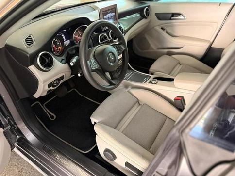 MERCEDES-BENZ CLA180