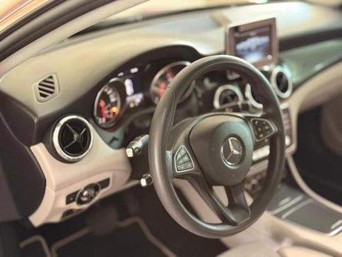MERCEDES-BENZ CLA180