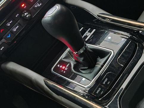 JEEP COMMANDER OVR T270