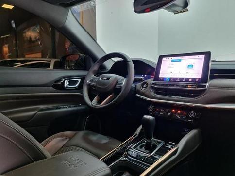 JEEP COMMANDER OVR T270