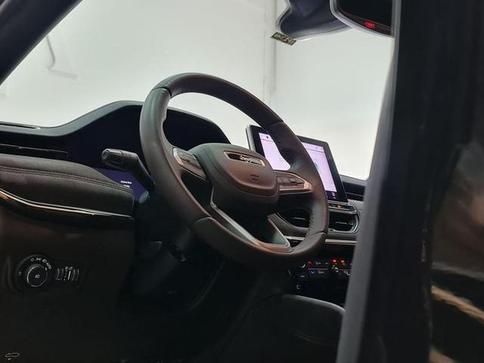 JEEP COMMANDER OVR T270