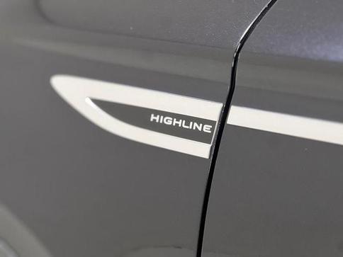 VOLKSWAGEN TAOS HL TSI