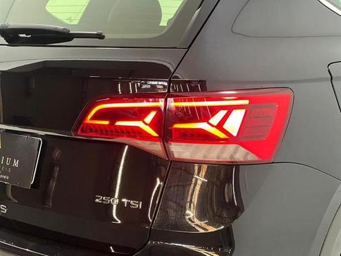 VOLKSWAGEN TAOS HL TSI