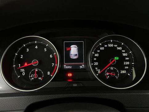 VOLKSWAGEN GOLF GTI AC