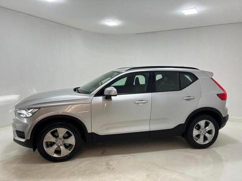 VOLVO XC40 T4