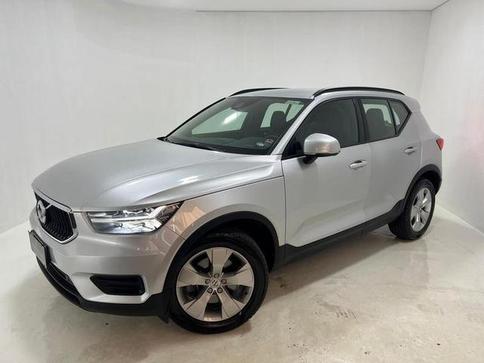 VOLVO XC40 T4