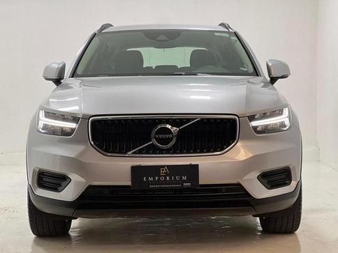 VOLVO XC40 T4
