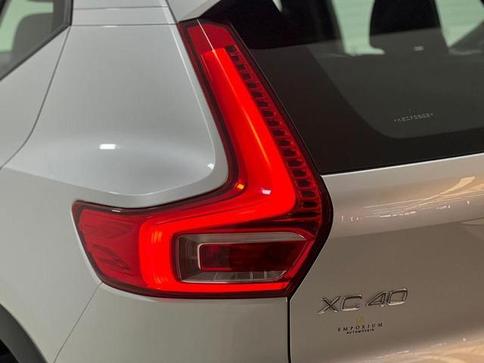 VOLVO XC40 T4