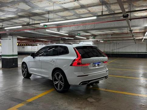 VOLVO XC60 T8 R-DESIGN