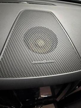 VOLVO XC60 T8 R-DESIGN