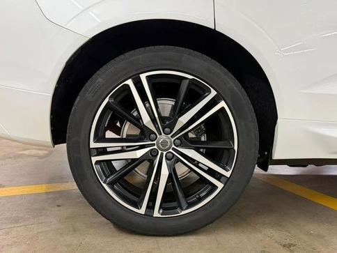 VOLVO XC60 T8 R-DESIGN