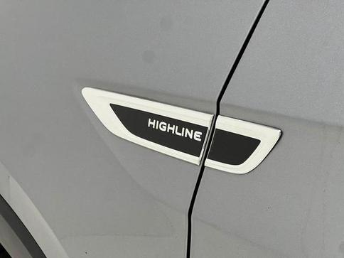 VOLKSWAGEN T CROSS HL TSI