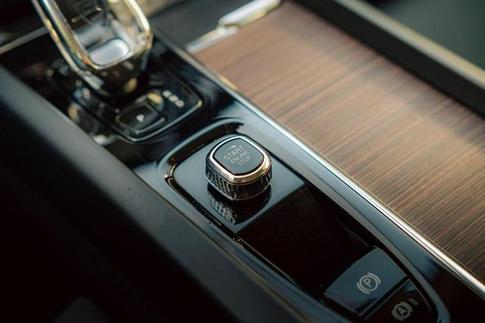 VOLVO XC60 T8 ULTIMATE