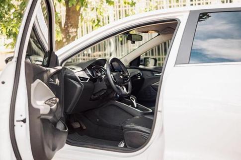 CHEVROLET ONIX PLUS 10TAT PR2