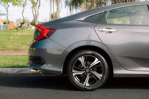 HONDA CIVIC TOURING CVT