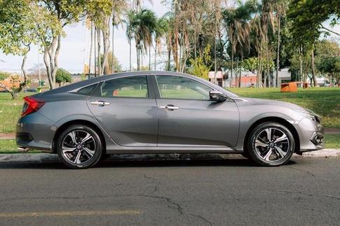 HONDA CIVIC TOURING CVT