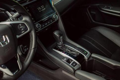 HONDA CIVIC TOURING CVT