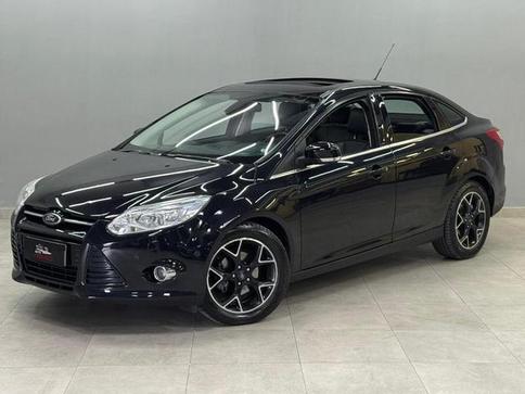 FORD FOCUS SEDAN TITANIUM 2.0 POWERSHIFT AUT.