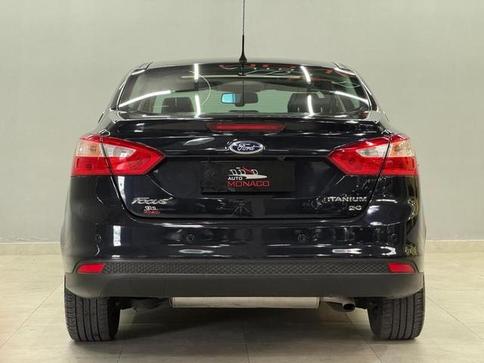 FORD FOCUS SEDAN TITANIUM 2.0 POWERSHIFT AUT.