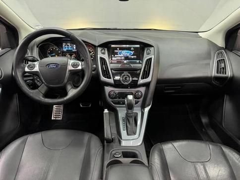 FORD FOCUS SEDAN TITANIUM 2.0 POWERSHIFT AUT.