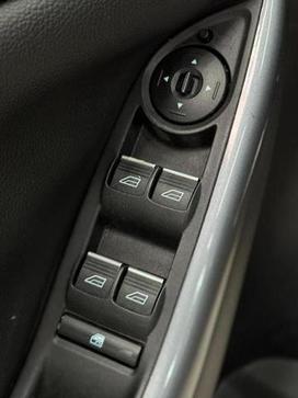 FORD FOCUS SEDAN TITANIUM 2.0 POWERSHIFT AUT.