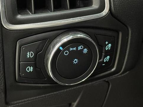 FORD FOCUS SEDAN TITANIUM 2.0 POWERSHIFT AUT.