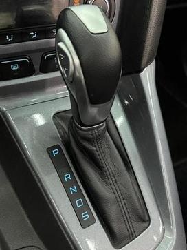 FORD FOCUS SEDAN TITANIUM 2.0 POWERSHIFT AUT.