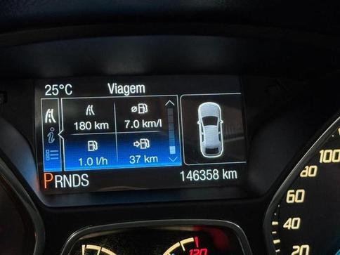 FORD FOCUS SEDAN TITANIUM 2.0 POWERSHIFT AUT.
