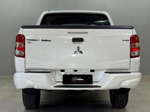 MITSUBISHI L200 TRI. OUTDO. GLS 2.4 CD 4X4 DIE. AUT