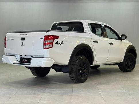 MITSUBISHI L200 TRI. OUTDO. GLS 2.4 CD 4X4 DIE. AUT