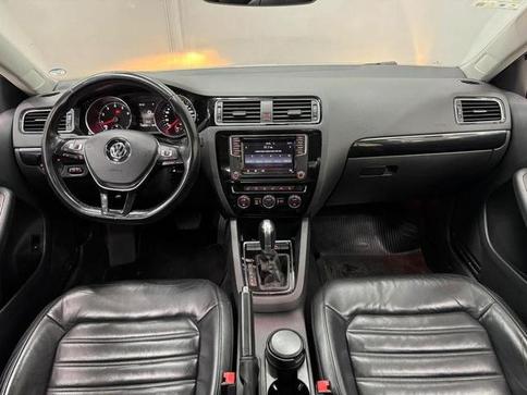 VOLKSWAGEN JETTA HIGHLINE TIPTRONIC 2.0 TSI AUT.