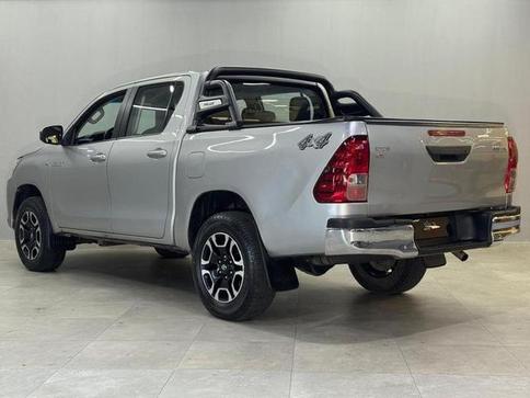 TOYOTA HILUX CD 4X4 2.8 DIESEL MEC.