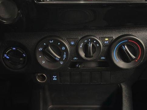 TOYOTA HILUX CD 4X4 2.8 DIESEL MEC.