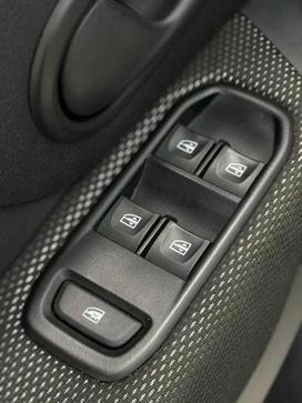 RENAULT LOGAN ZEN 1.0 12V SCE