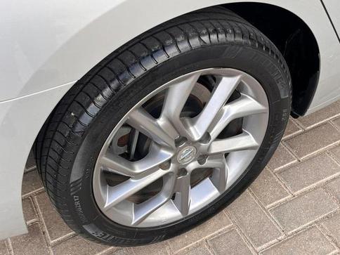 NISSAN SENTRA UNIQUE