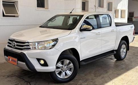 TOYOTA HILUX 2.8 SRV 4X4 CD 16V DIESEL 4P AUT