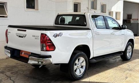 TOYOTA HILUX 2.8 SRV 4X4 CD 16V DIESEL 4P AUT