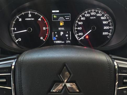 MITSUBISHI PAJERO SPORT HPE 2.4 4x4 DIESEL AUT.