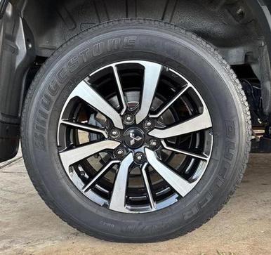 MITSUBISHI PAJERO SPORT HPE 2.4 4x4 DIESEL AUT.