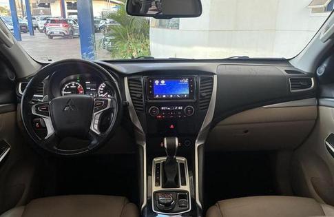 MITSUBISHI PAJERO SPORT HPE 2.4 4x4 DIESEL AUT.