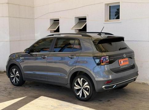 VOLKSWAGEN T-CROSS COMFORTLINE 1.0 TSI FLEX 5P AUT.