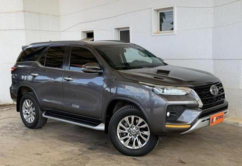 TOYOTA HILUX SW4 2.8 SRX 4X4 7 LUGARES 16V TURBO INTERCOOLER DIESEL 4P AUTOM�TICO