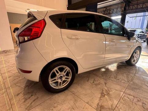 FORD FIESTA 16SEL AT