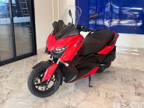 YAMAHA XMAX