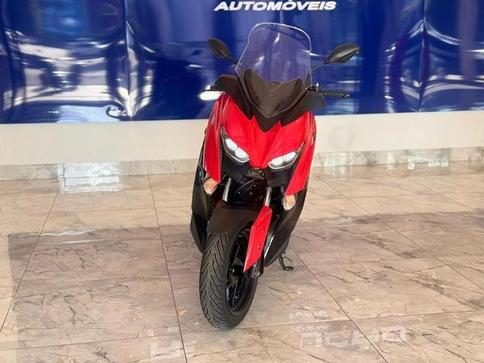 YAMAHA XMAX
